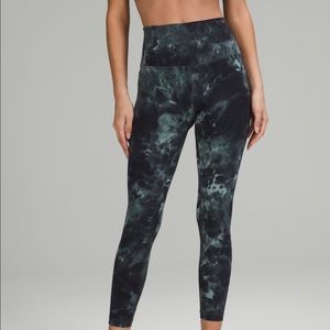 Lululemon’s Align HR Pant 28”